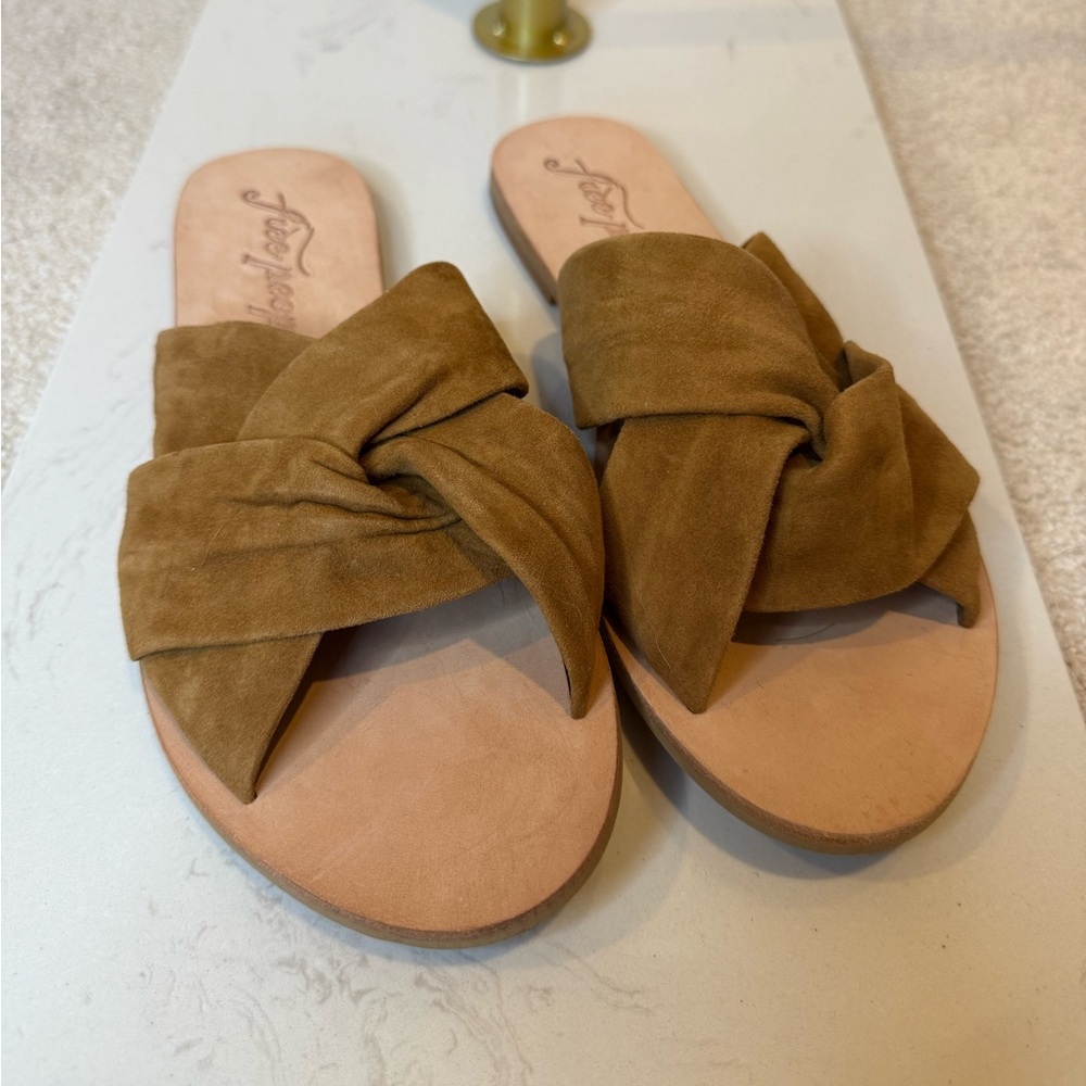 Free People Rio Vista Taupe Sued Flat Sandals Size 36